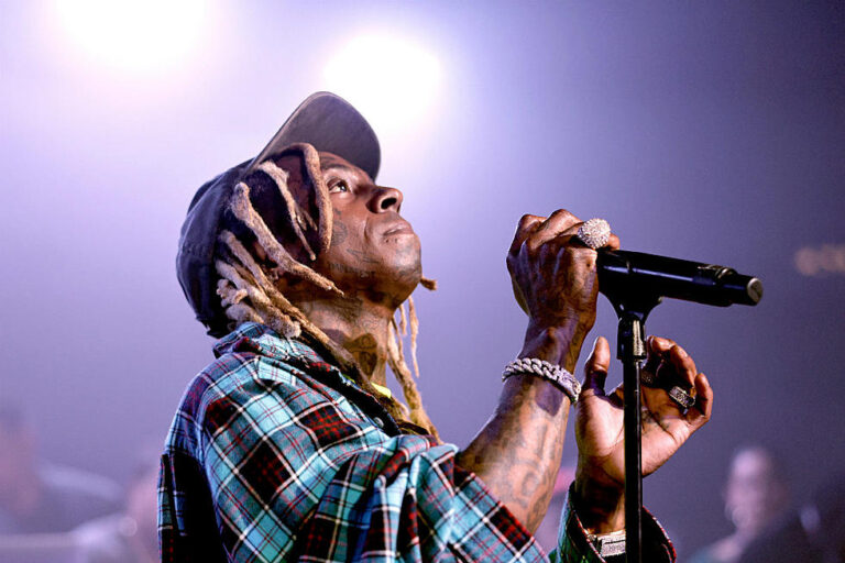 Rap icon Lil Wayne will embark on a solo tour